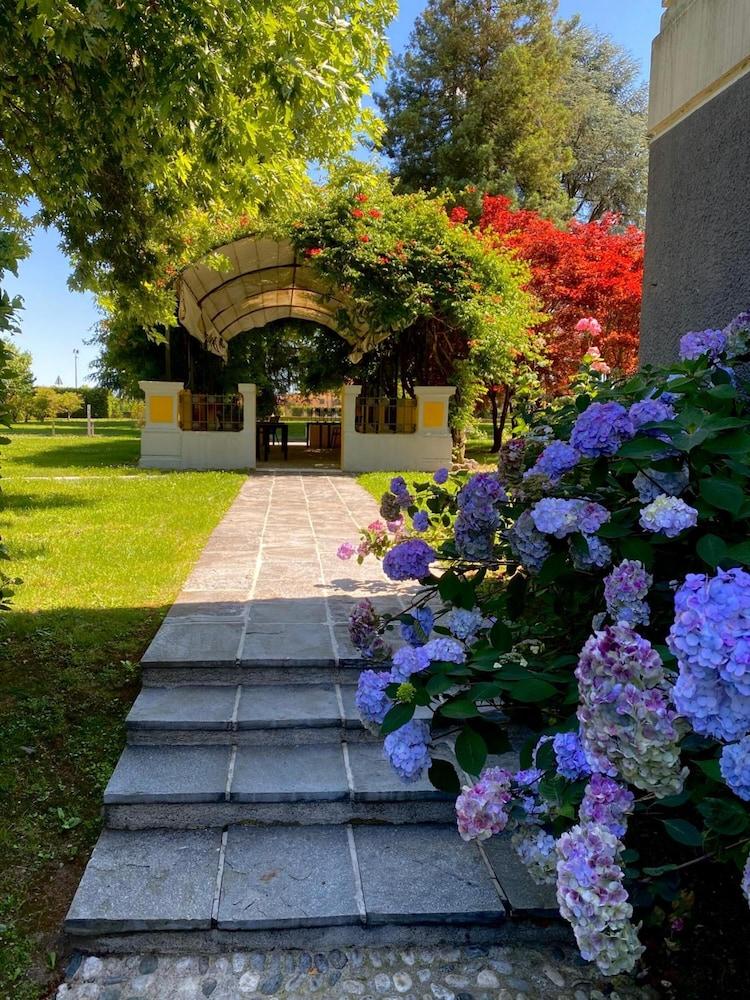 Hotel Villa Malpensa Vizzola Ticino Luaran gambar