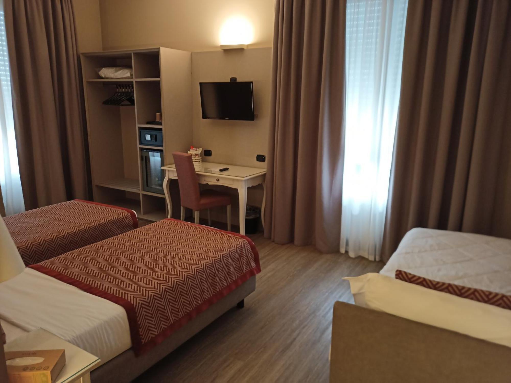 Hotel Villa Malpensa Vizzola Ticino Luaran gambar