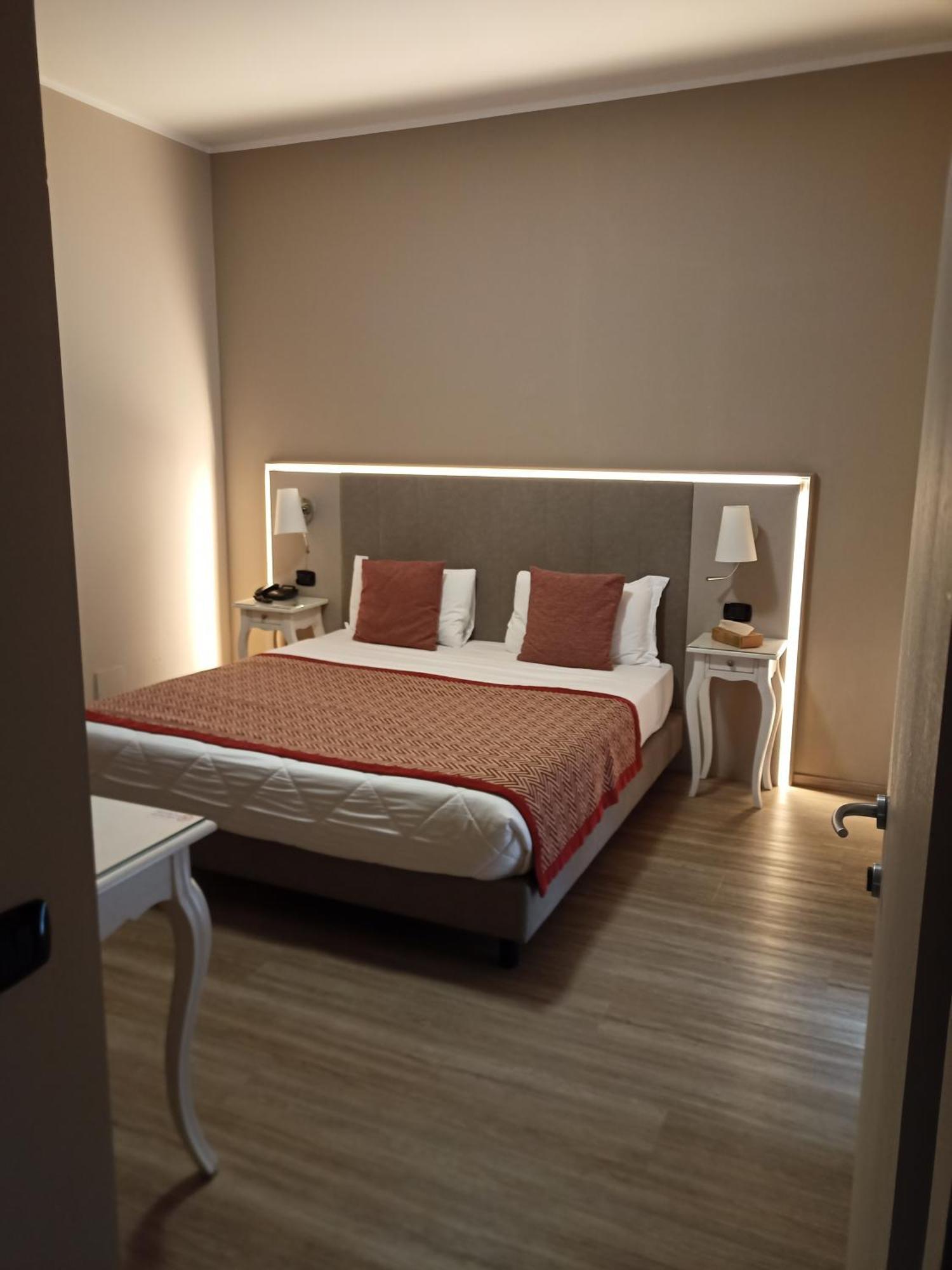 Hotel Villa Malpensa Vizzola Ticino Luaran gambar