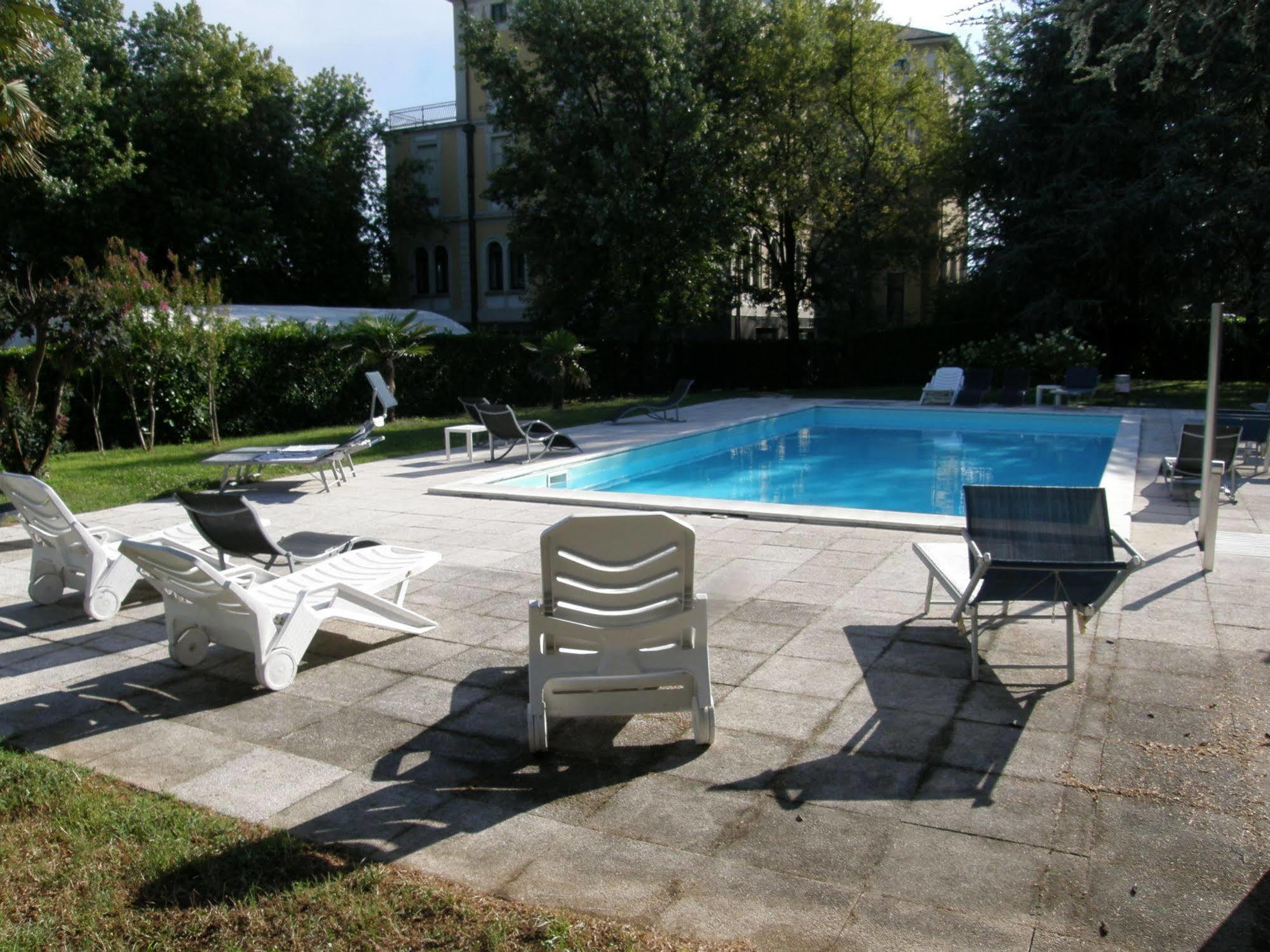 Hotel Villa Malpensa Vizzola Ticino Luaran gambar